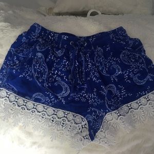 Blue Patterned short shorts